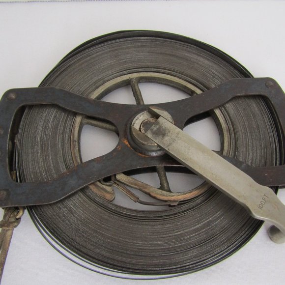 LUFKIN RULE Co. WOOD HANDLED SURVEYOR STEEL TAPE MEASURE Rare ANTIQUE HAND TOOL - Picture 4 of 16